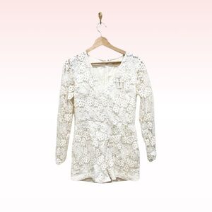 Nwt YUMI KIM White Lace Long sleeve Romper (Sz M)